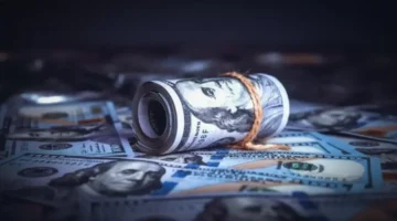 الريال اليمني يحافظ على استقراره الصلب أمام الدولار ويتجه نحو مستويات قياسية